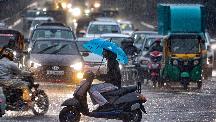 https://www.salarnews.in/public/uploads/images/newsimages/maannewsimage19092025_172110_Bengaluru heavy rain.png
